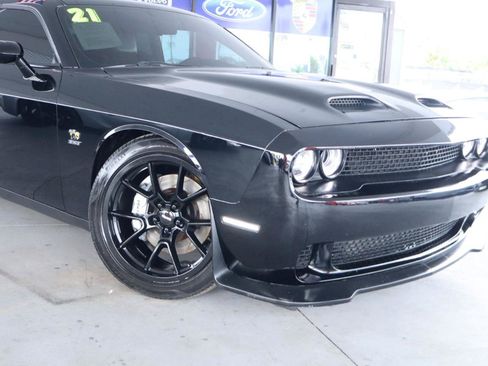 Used 2021 Dodge Challenger R/T Scat Pack w/ Driver Convenience Group RWD image 2