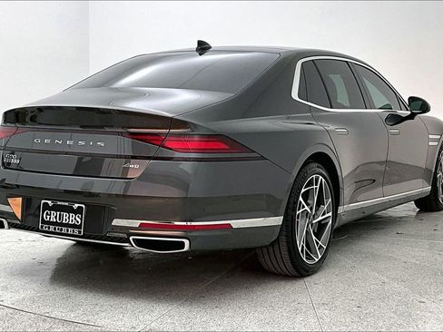 Used 2023 Genesis G90 3.5T image 2