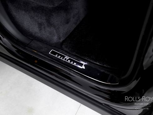 Certified 2023 Rolls-Royce Cullinan Black Badge w/ Driver's Package image 29