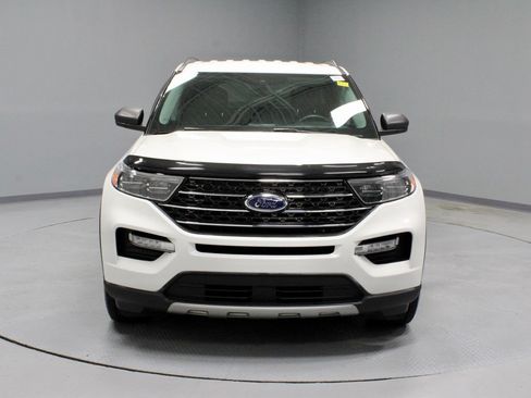 Used 2023 Ford Explorer XLT w/ Equipment Group 202A AWD/4WD image 6