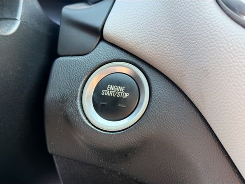 Used 2022 Chevrolet Equinox LT AWD/4WD image 9