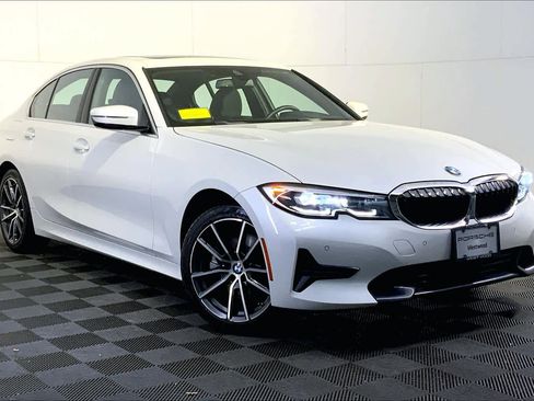 Used 2020 BMW 330i xDrive Sedan w/ Premium Package image 9