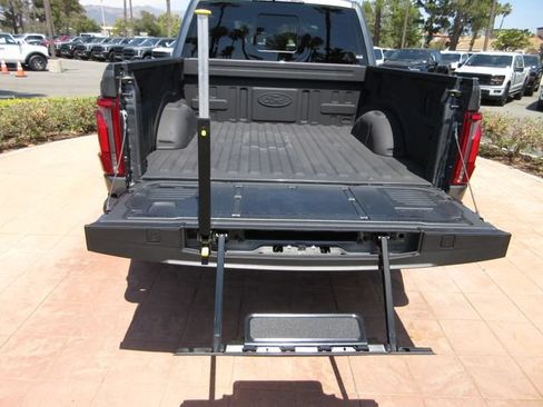 Used 2025 Ford F150 Raptor AWD/4WD image 30