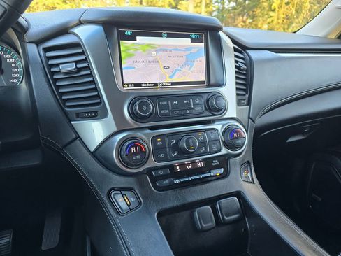 Used 2018 Chevrolet Suburban LT image 19