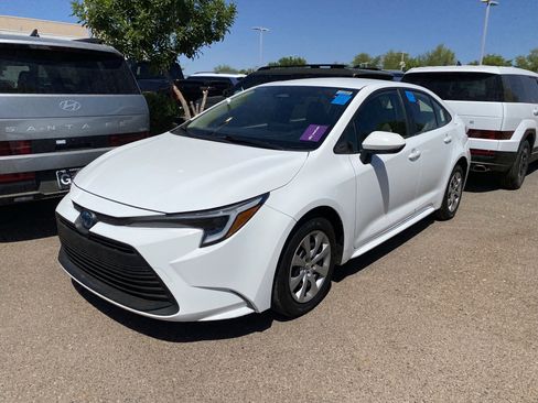 Used 2024 Toyota Corolla LE image 4