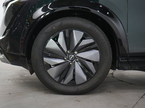 Used 2023 Nissan Ariya AWD image 29