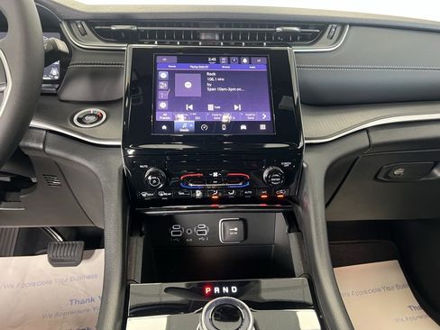 New 2025 Jeep Grand Cherokee L Laredo image 14