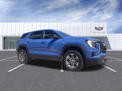 Used 2025 GMC Terrain Elevation AWD/4WD image 1