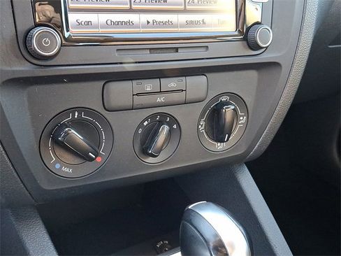 Used 2015 Volkswagen Jetta S w/ Welcome Package image 16