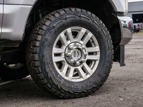 Used 2018 Ford F250 XLT w/ XLT Value Package AWD/4WD image 9