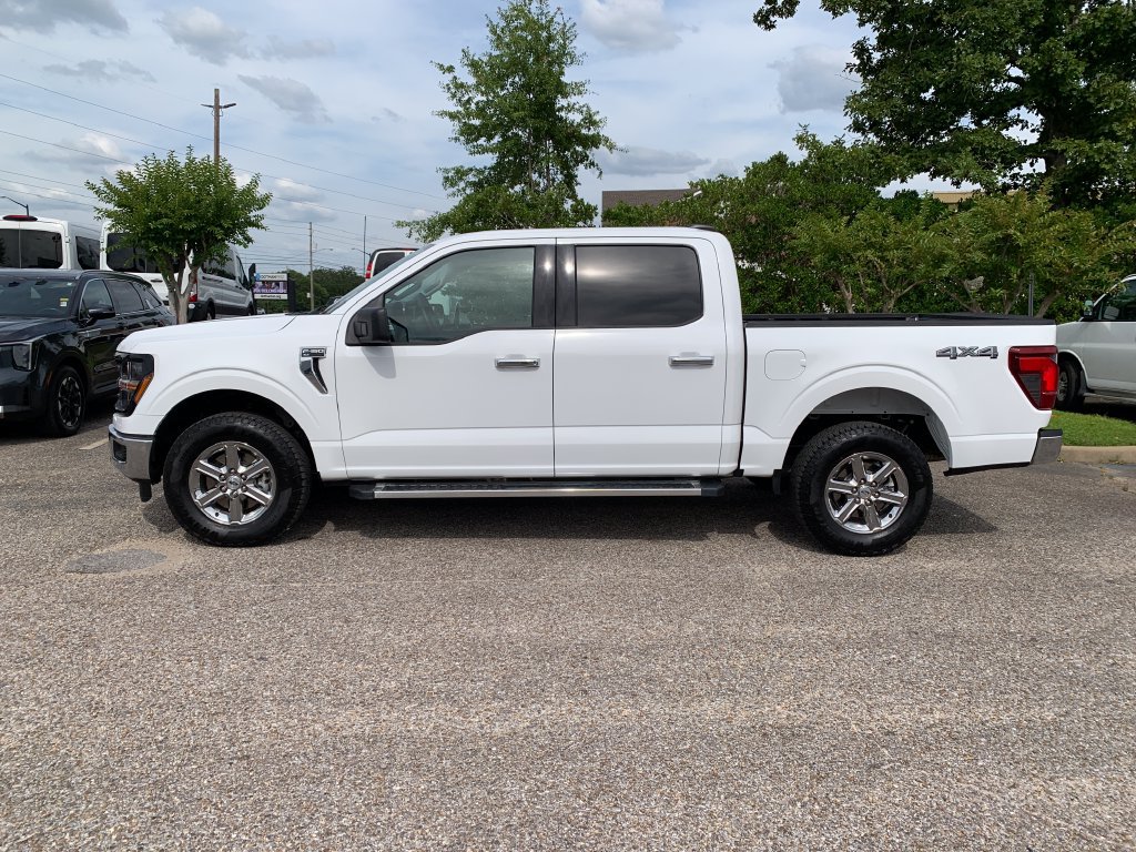 Used 2025 Ford F150 XLT w/ Equipment Group 301A Standard AWD/4WD image 5