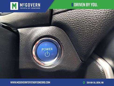 Used 2021 Toyota RAV4 XLE w/ Carpet Mat Package (TMS) AWD/4WD image 33