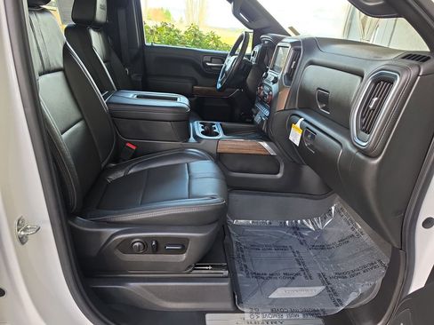 Certified 2019 Chevrolet Silverado 1500 High Country w/ Z71 Off-Road Package AWD/4WD image 34