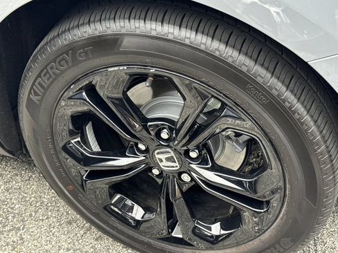 Used 2025 Honda Accord SE image 4