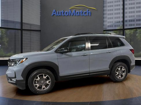 Used 2023 Honda Passport TrailSport image 5