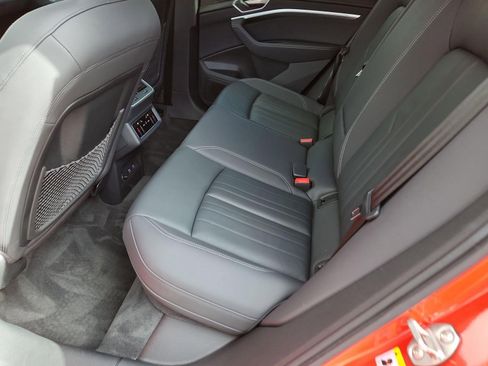 Used 2021 Audi e-tron Premium w/ Convenience Plus Package image 12