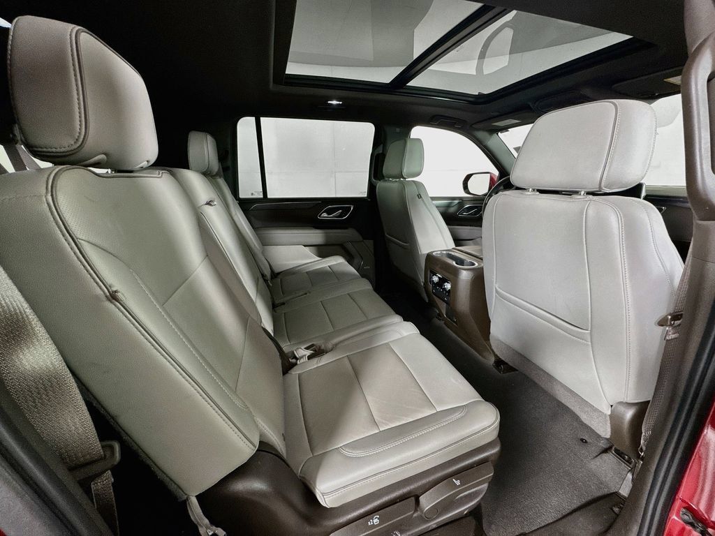 Used 2022 GMC Yukon XL SLT w/ SLT Luxury Package AWD/4WD image 30
