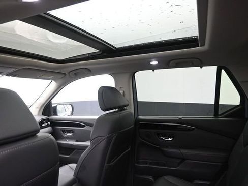 Used 2025 Honda Pilot Touring image 20