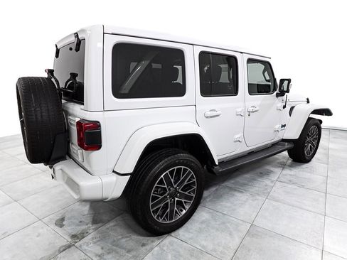 Used 2023 Jeep Wrangler Unlimited Sahara AWD/4WD image 7