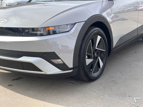 Certified 2025 Hyundai Ioniq 5 SE image 8