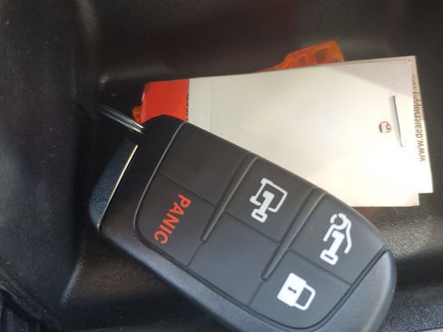 Used 2025 RAM ProMaster 2500 w/ Convenience Group image 19