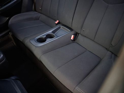 Used 2016 Hyundai Veloster image 10