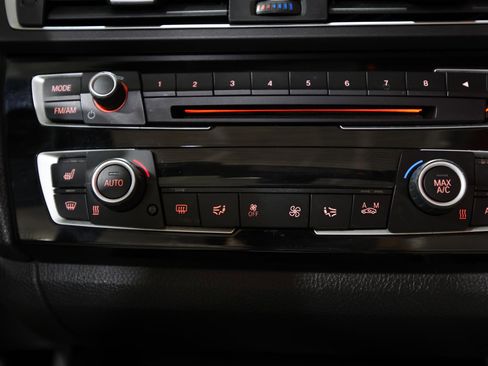 Used 2016 BMW M235i Convertible image 21