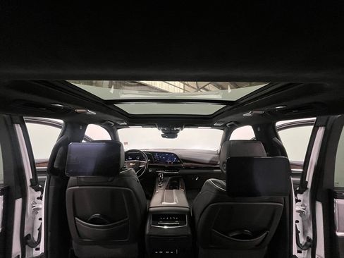 Used 2022 Cadillac Escalade Sport Platinum w/ Heavy-Duty Trailer Package AWD/4WD image 28