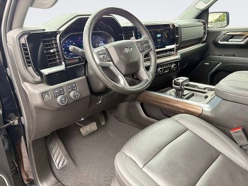 Used 2025 Chevrolet Silverado 1500 RST w/ Convenience Package II AWD/4WD image 24