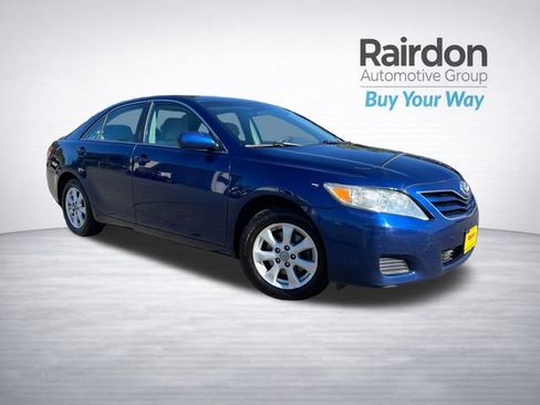 Used 2011 Toyota Camry LE FWD image 1