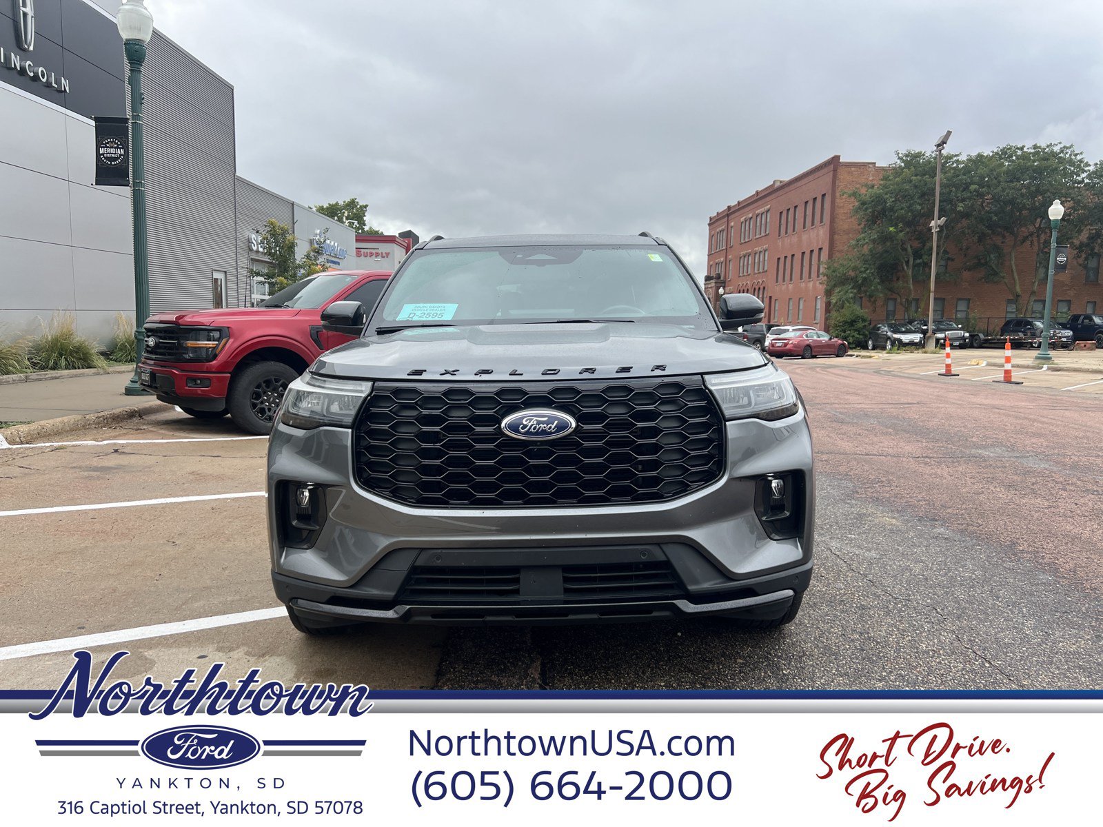 Used 2026 Ford Explorer ST-Line AWD/4WD image 2
