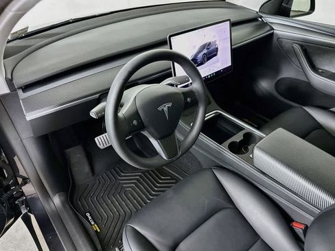 Used 2025 Tesla Model Y Performance AWD/4WD image 2