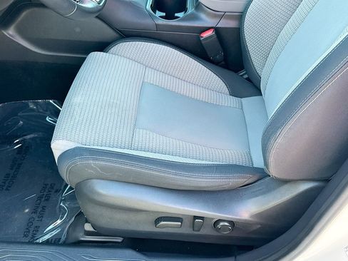 Used 2020 Subaru Outback Premium image 19