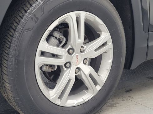 Used 2024 GMC Terrain SLE image 31