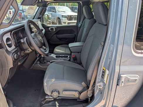 New 2026 Jeep Gladiator Sport AWD/4WD image 9