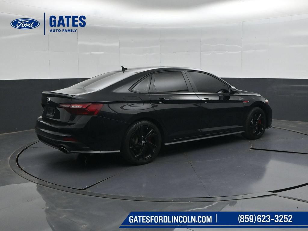 Used 2024 Volkswagen Jetta GLI Autobahn FWD image 2