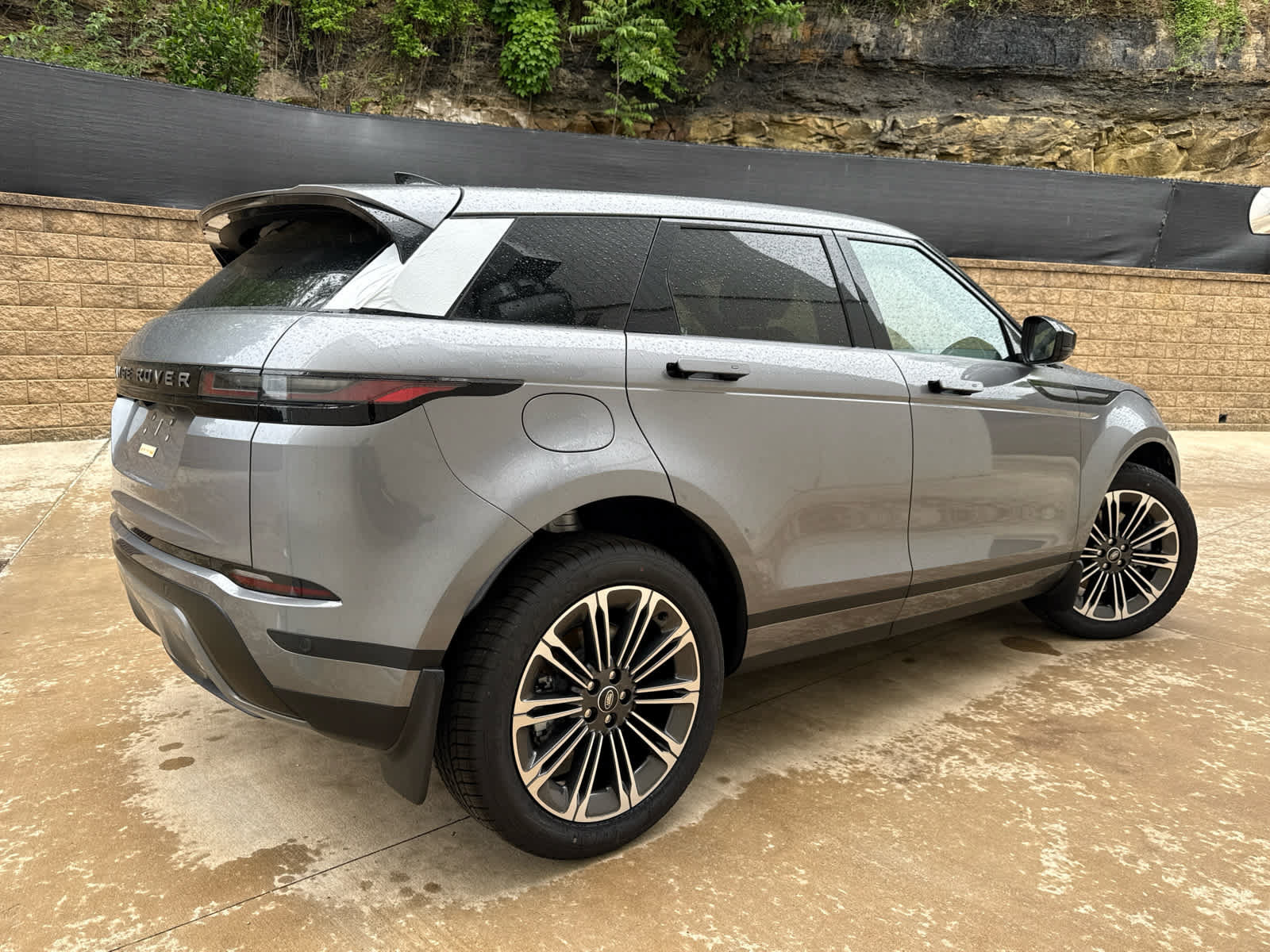Used 2026 Land Rover Range Rover Evoque S AWD/4WD image 3