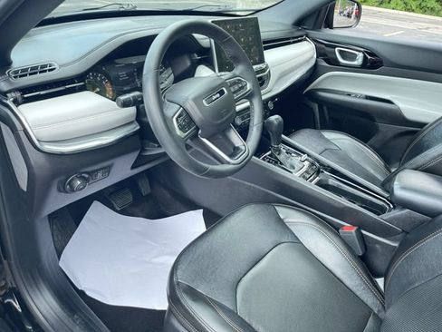 Used 2023 Jeep Compass Limited w/ Sun and Sound Group AWD/4WD image 10