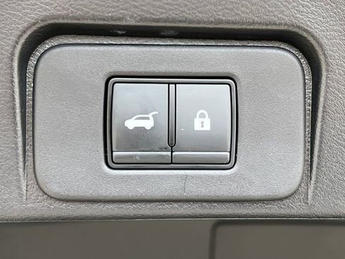 Used 2023 Nissan Rogue SV w/ SV Premium B Package image 36