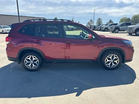 Used 2019 Subaru Forester Premium AWD/4WD image 41