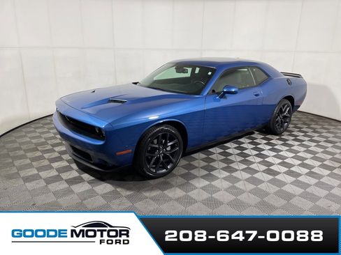 Used 2023 Dodge Challenger SXT w/ Blacktop Package image 4