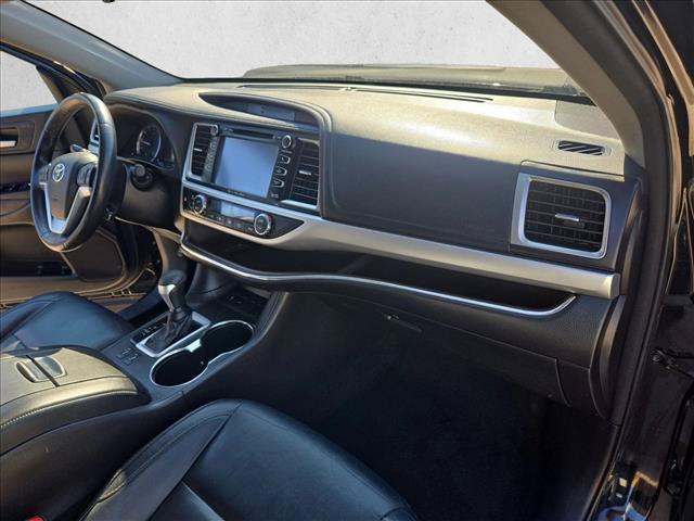 Used 2016 Toyota Highlander XLE FWD image 20