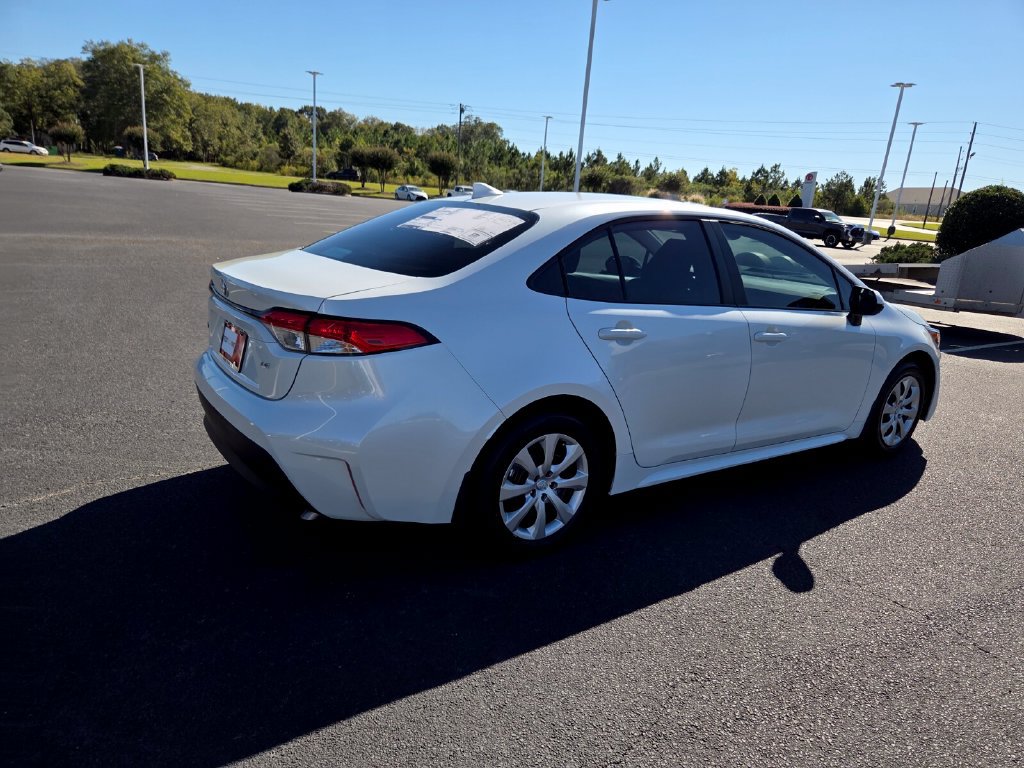 New 2027 Toyota Corolla LE FWD image 13
