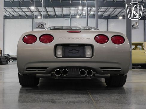 Used 1999 Chevrolet Corvette Coupe w/ Memory Pkg RWD image 25