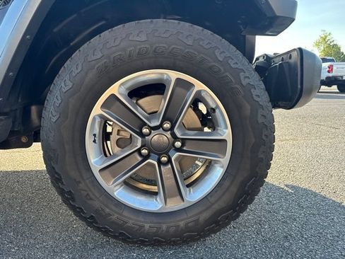 Used 2019 Jeep Wrangler Unlimited Sahara w/ Cold Weather Group AWD/4WD image 3