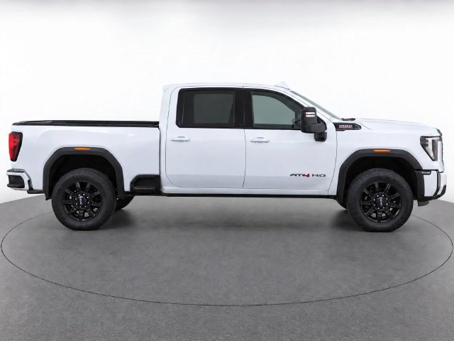 Used 2024 GMC Sierra 2500 AT4 AWD/4WD image 2