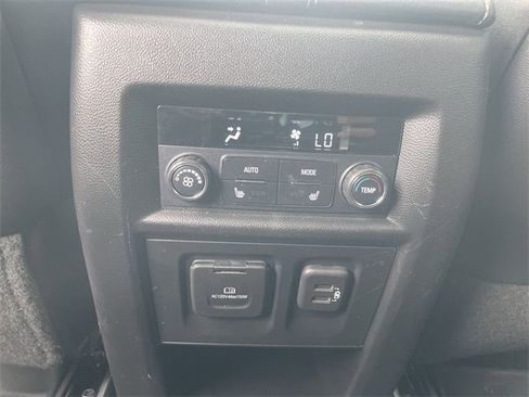 Used 2022 Chevrolet Traverse Premier w/ Redline Edition image 22