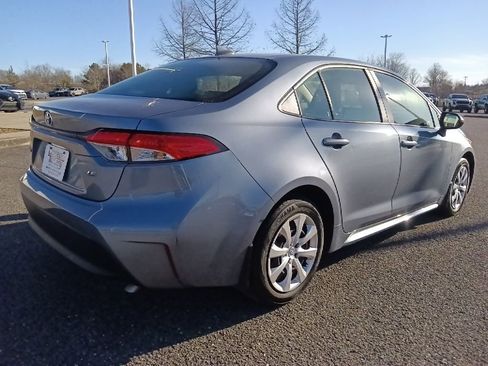Used 2023 Toyota Corolla LE image 3