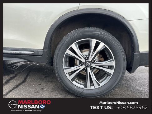 Certified 2018 Nissan Rogue SL w/ Premium Package image 12