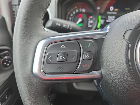 Used 2025 Jeep Wrangler Sahara w/ Safety Group AWD/4WD image 16